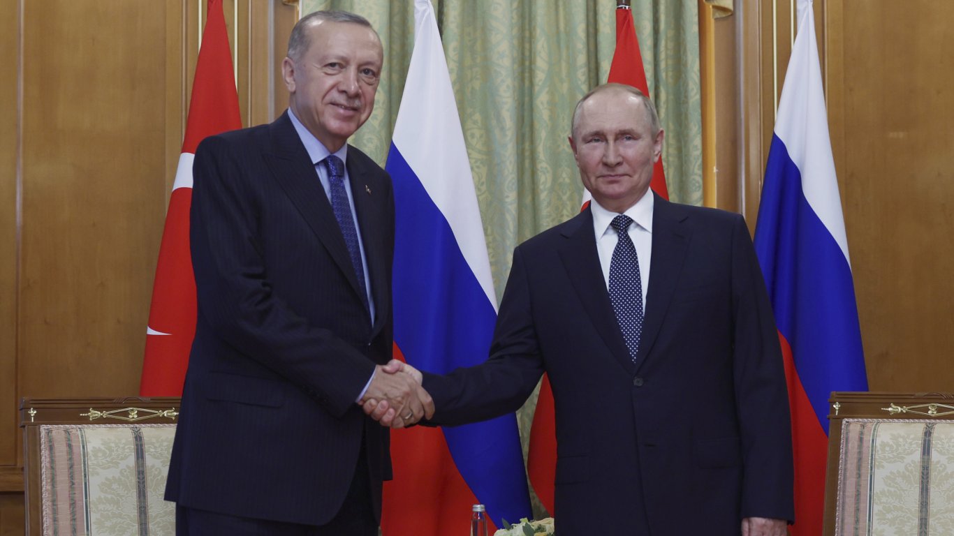 Путин и Ердоган договарят износа на различни стоки по "зърнения коридор"