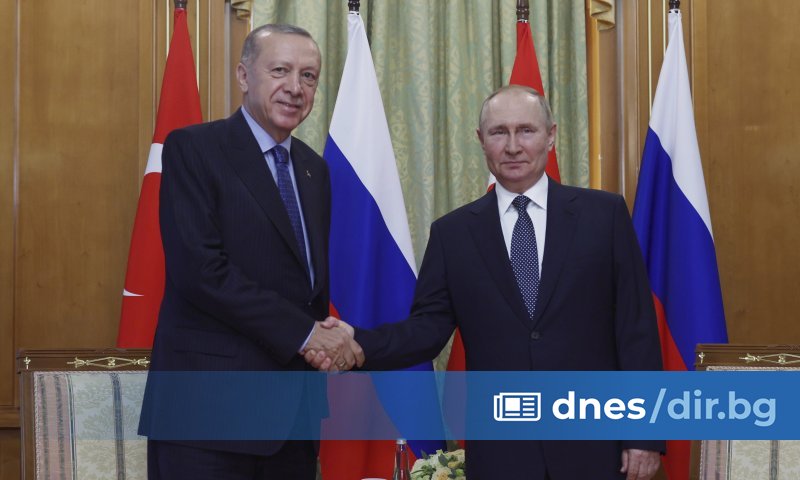 Турският президент Реджеп Тайип Ердоган разговаря днес по телефона с