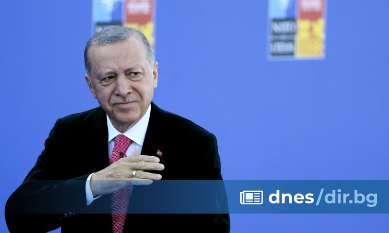 Турският президент Реджеп Тайип Ердоган обяви вчера манифеста на ПСР