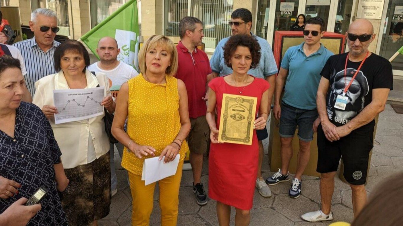 Мая Манолова обвини енергийния министър, че се е скрил от среща с нея