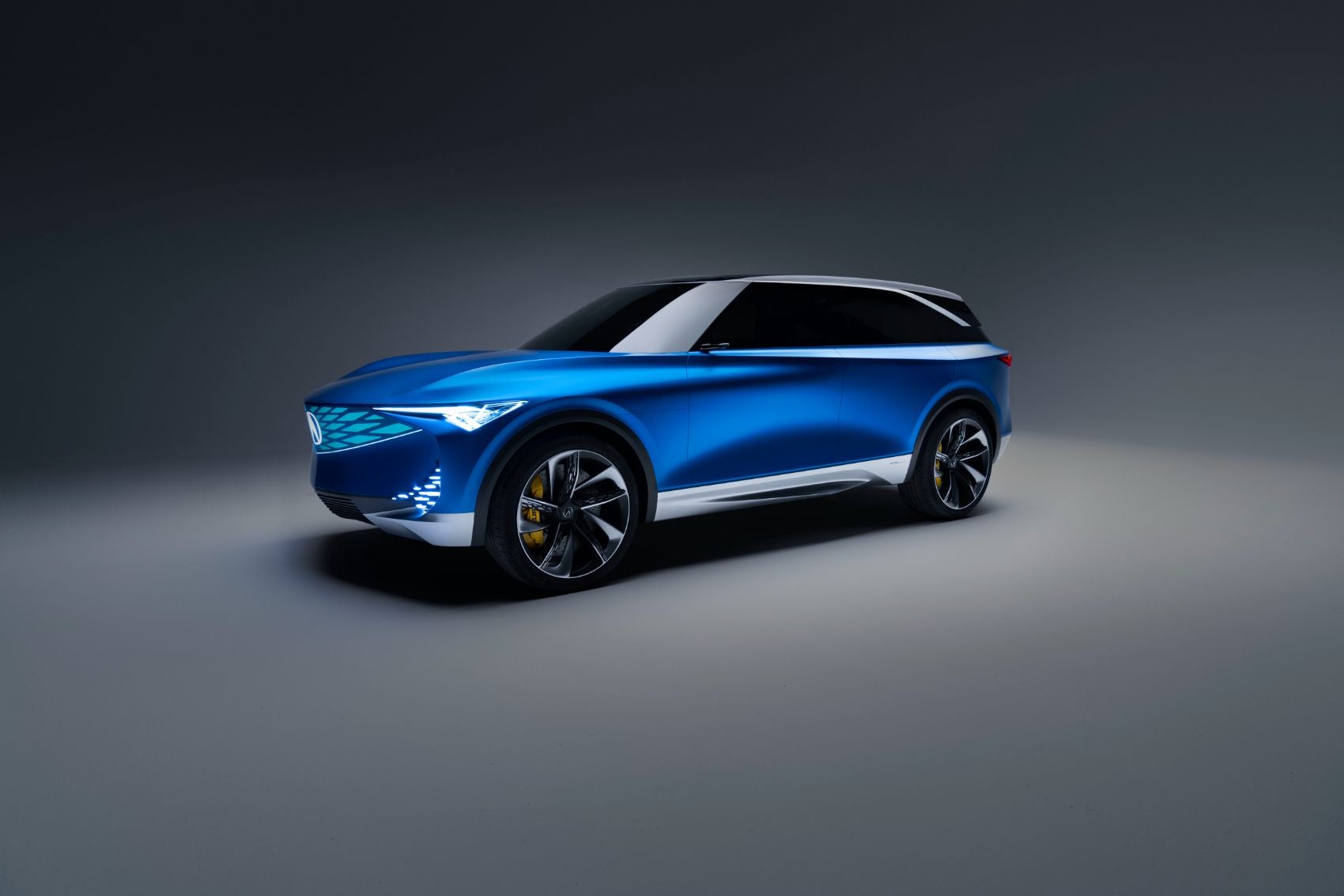 Acura показа дизайна на първия си електрически кросоувър