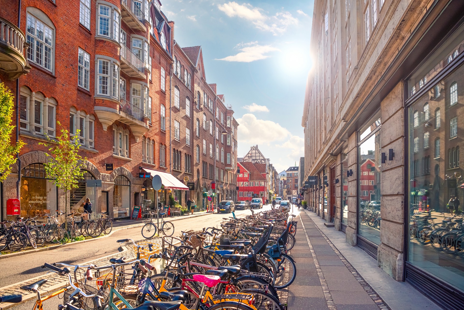 Придвижването с велосипед в Копенхаген осигурява възможности не само за лесен достъп до всяко кътче на града, но и създава нова субкултура. 