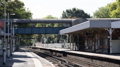 Пътуващите с влакове във Великобритания бяха предупредени че ще бъдат