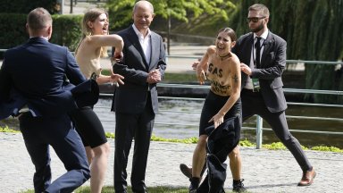 По време на пресконференция днес край германския канцлер Олаф Шолц