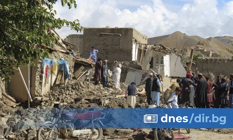 Най-малко 20 души са загинали, а повече от 3000 жилища