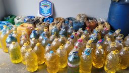 Митничари конфискуваха близо 1,5 тона гориво в туби от частен склад в Русе