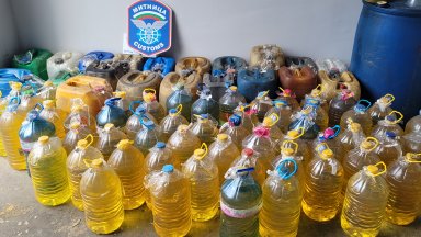 Общо 1491 литра гориво бензин и дизел конфискуваха митничари