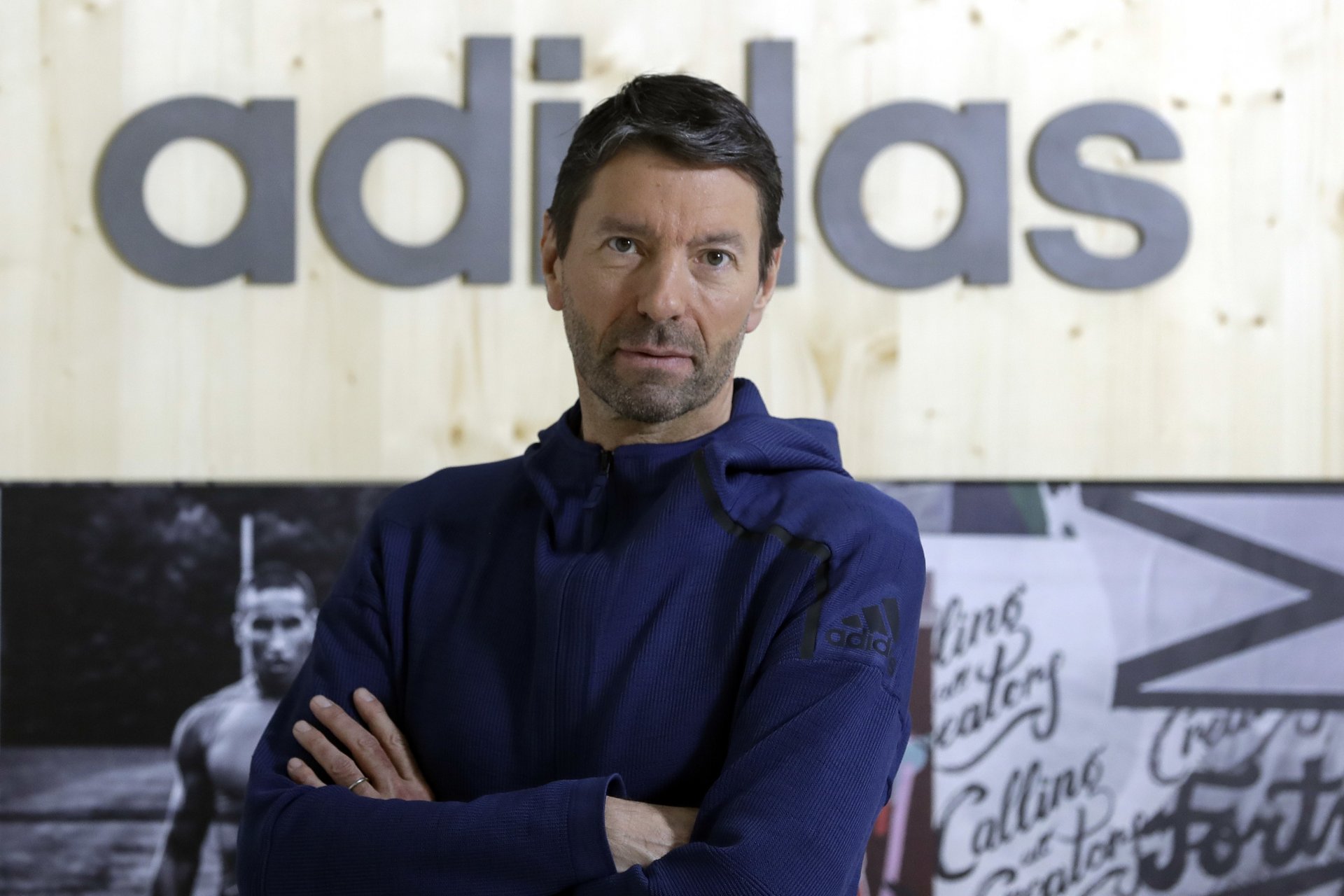 Главният изпълнителен директор на Adidas Каспер Рорстед позира преди годишната пресконференция на компанията, сряда, 14 март 2018 г.