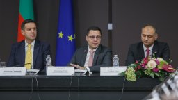 Никола Стоянов пита защо няма търговски аташета във Франция, Италия, Китай, САЩ, Индия