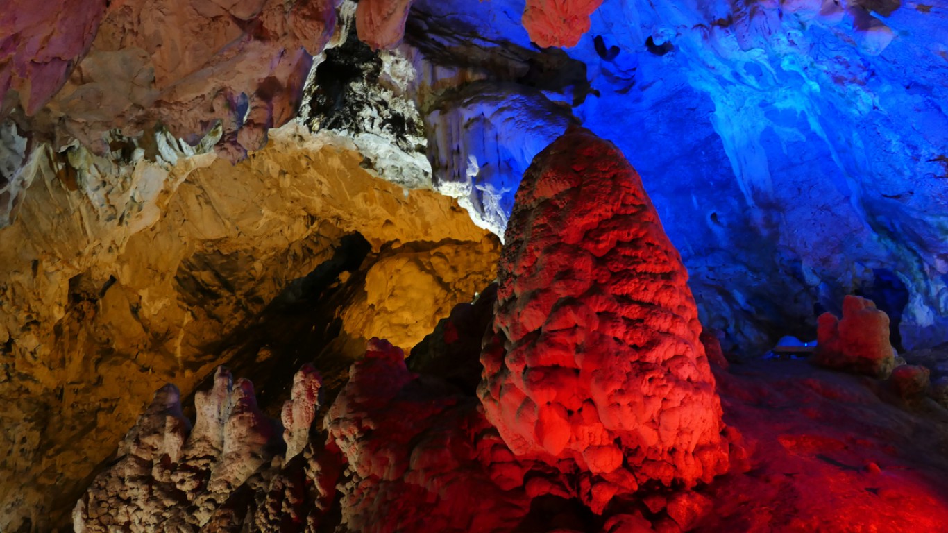 Пещерата Врело е открита през лятото на  2017 г. от световноизвестния пещерен водолаз Кшищоф Старнавски
