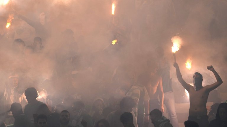 Бомбички в залата, огън и бой: Баскетболната класика Звезда - Партизан не разочарова