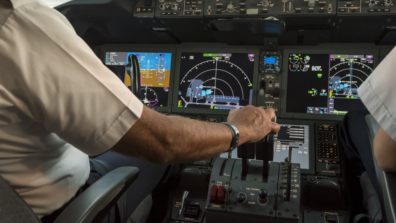 ВВсе още не се очака пилотите да бъдат напълно заменени от компютър