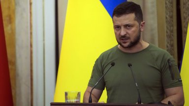 Украинският президент Володимир Зеленски каза в неделя че само Русия