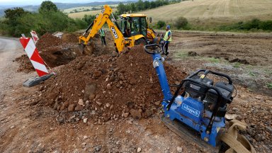 Ремонтът на пътя до манастира Света Петка известен още като
