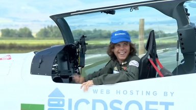 Седемнадесетгодишният белгийски пилот Мак Ръдърфорд който направи околосветско пътешествие с