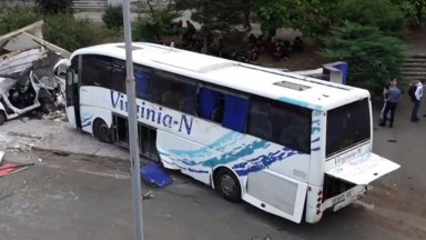 Двама полицаи са загинали при инцидент с автобус с мигранти