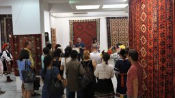 Голяма изложба представя в Ловеч килими от всички райони на България