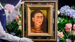Емблематичен автопортрет на Фрида Кало е изложен за първи път от 25 години в Аржентина