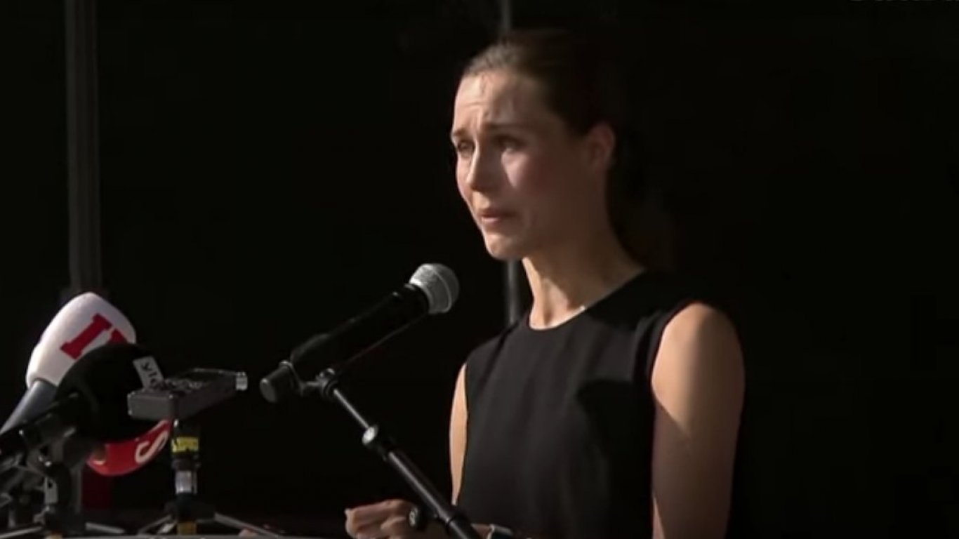 Сана Марин през сълзи за „мръсните танци”: В тези мрачни времена имам нужда от безгрижие (видео)