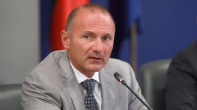 Министърът на енергетиката Росен Христов е изгонил представителите на Европейската