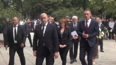 Президентът Румен Радев присъства в Бургас на поклонението за загиналите