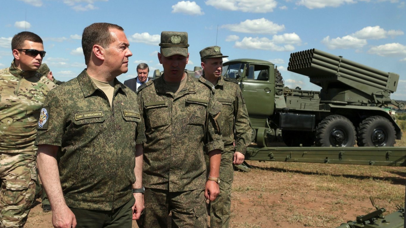 Медведев: Никой лидер няма да може да отмени присъединяването на новите територии към Русия
