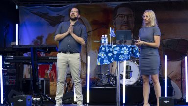 Две седмици преди парламентарните избори в Швеция антиимигрантската партия Шведски