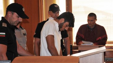 Тримата сирийци обвинени в трафик на мигранти остават в ареста