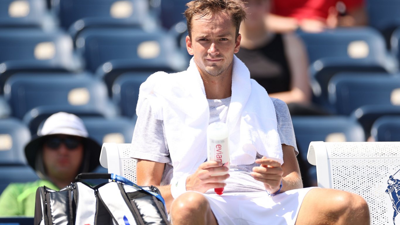 Шампионът Медведев тръгна ударно на US Open (резултати)