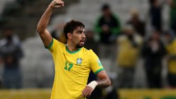 Звезда от Премиър лийг аут от състава на Бразилия заради залози