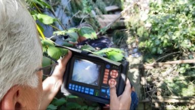 Огромна дупка се отвори внезапно под имота на жител на