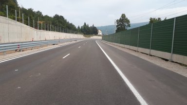 Строителството на 14 5 км от автомагистрала Европа в участъка