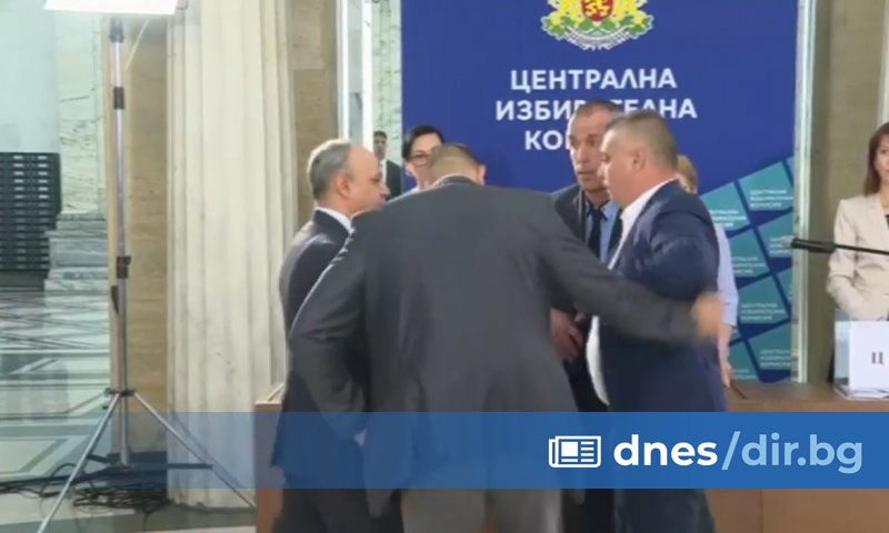 Скандал беляза старта на тегленето на жребия за вота. Още