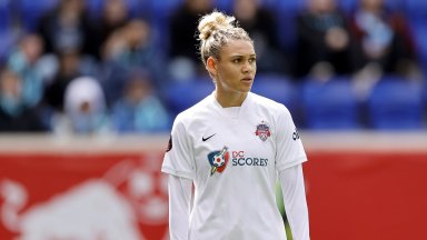 Дъщерята на Родман стана най-скъпоплатената футболистка в света