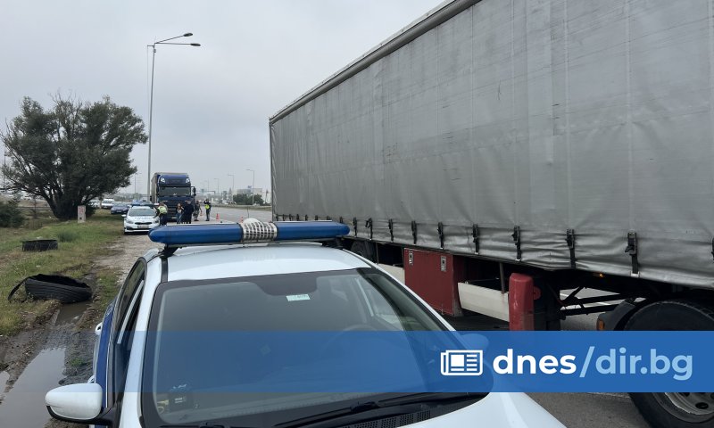 Шофьор на камион е с опасност за живота след жесток