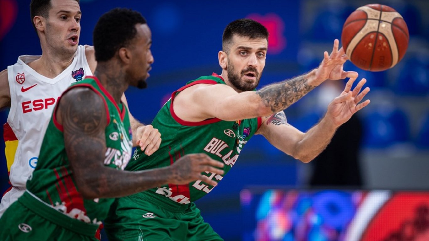 Световният шампион се оказа прекалено силен: България стартира Евробаскет със загуба