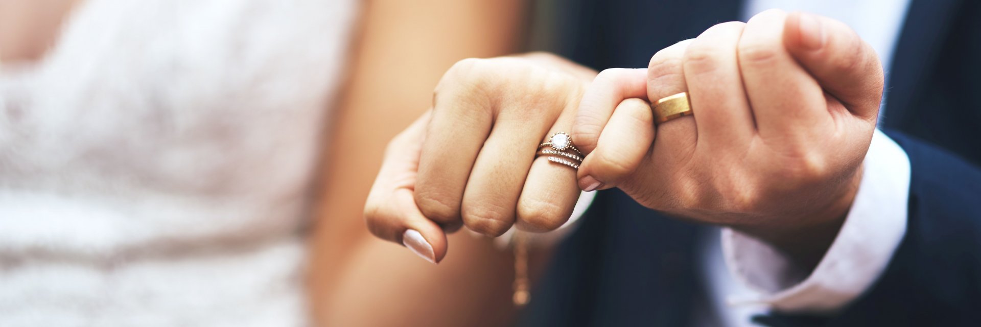 Зъболекарка от Мюнхен стана принцеса в сръбската кралска фамилия (снимки)