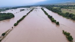 ЕК поиска България да обнови картите си на районите в риск от наводнения