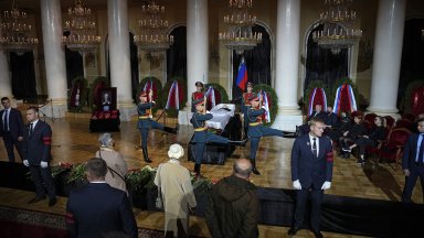 Траурната церемония за покойния първи и единствен президент на СССР