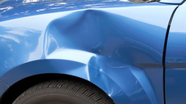 Виж още Лек автомобил се блъсна в паркирани коли на