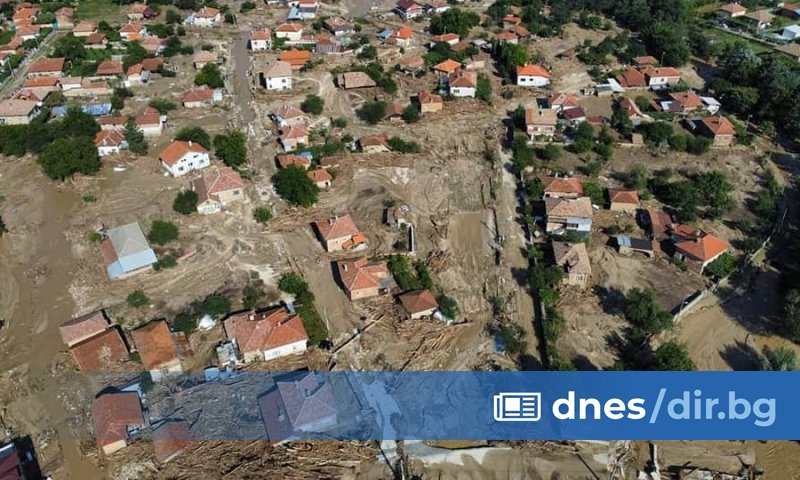 Започват възстановителните дейности в района на пострадалите от наводнение карловски