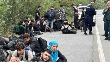 Полицията е заловила група от 50 мигранти до село Крушевец