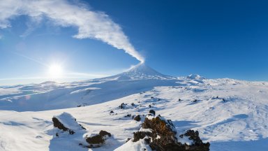 Осем души загинаха при изкачване на вулкана Ключевская сопка на