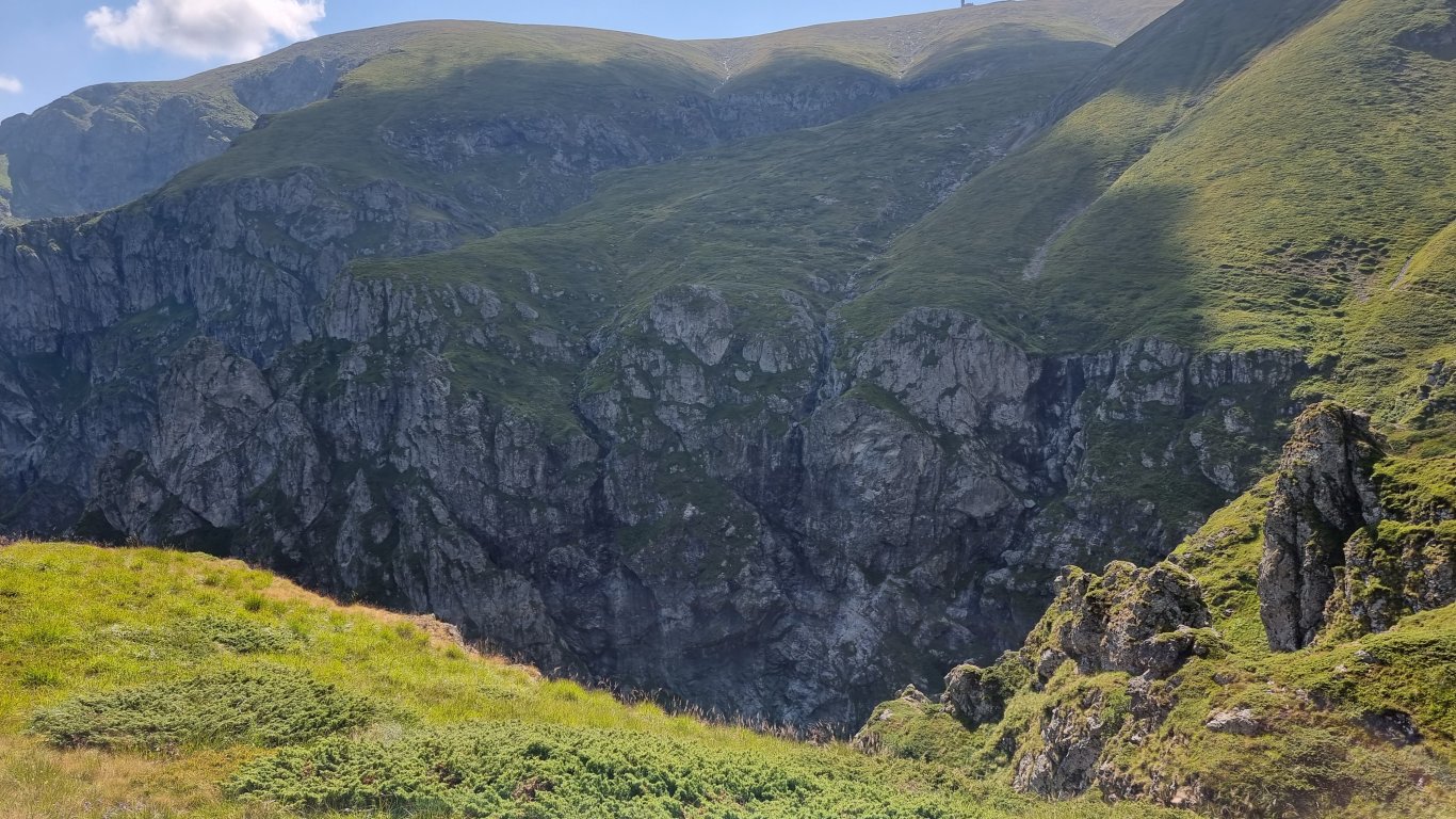 Туристка загина край връх Триглав в Стара планина, спасиха двамата й спътници