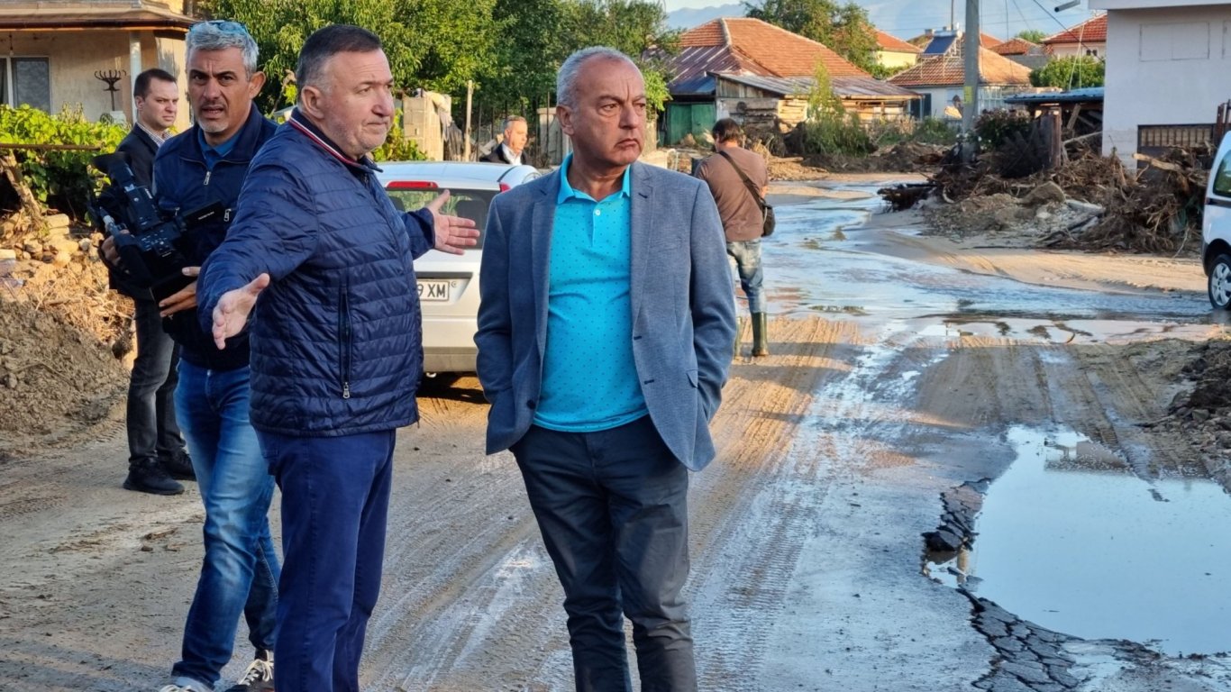 Кметът на Карлово: Щетите от наводненията ще надхвърлят 60 милиона лева