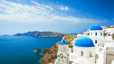 Приходите от туризъм  в Гърция ще надхвърлят 18,2 млрд. евро и ще надминат рекорда от 2019 г.