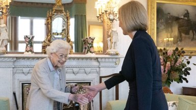 Кралица Елизабет Втора назначи днес Лиз Тръс за нов премиер