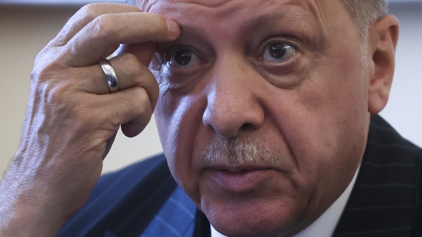 Ердоган: Клеветите в социалните мрежи се равняват на „терористична атака“