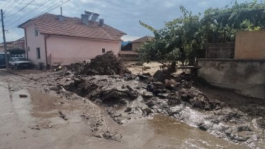 РЗИ Пловдив отправи препоръки към хората в наводнените карловски села