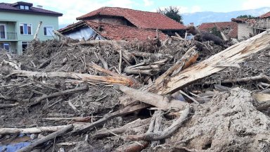 Обществен съвет разпредели между пострадалите от наводнението три села в
